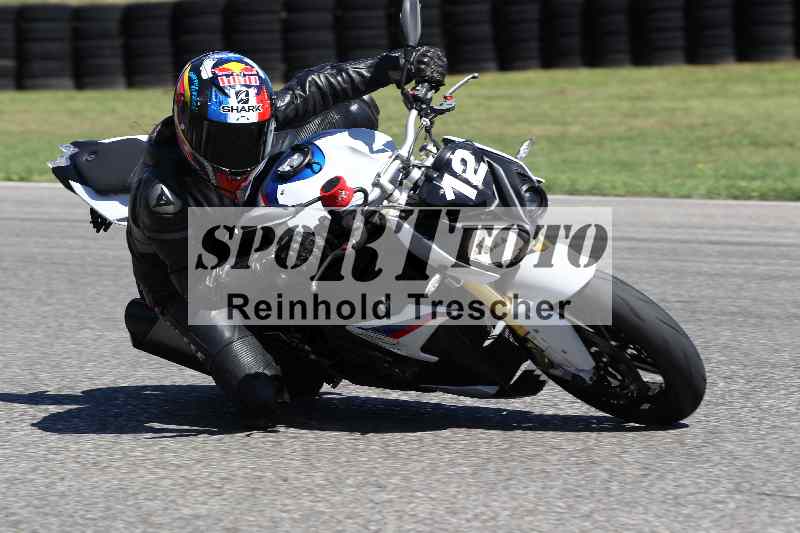 Archiv-2025/42 07.08.2025 Peter Studer Girls Day ADR/Gruppe pink/team